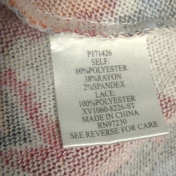 Absolutely Famous Colorful Chevron Pattern Top Size Large - Picture 8 of 9